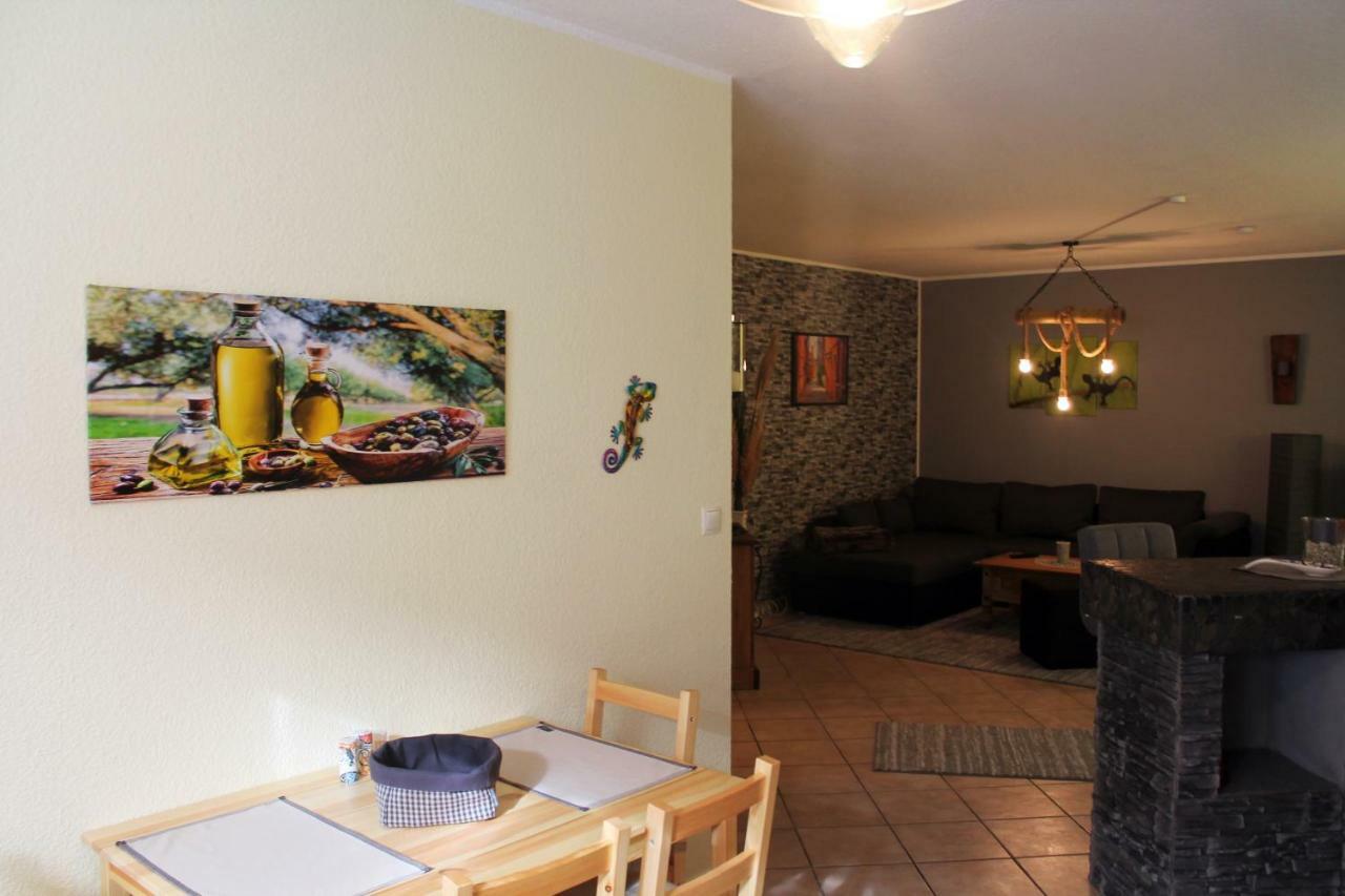 Ferienwohnung "Gecko" Andernach Esterno foto